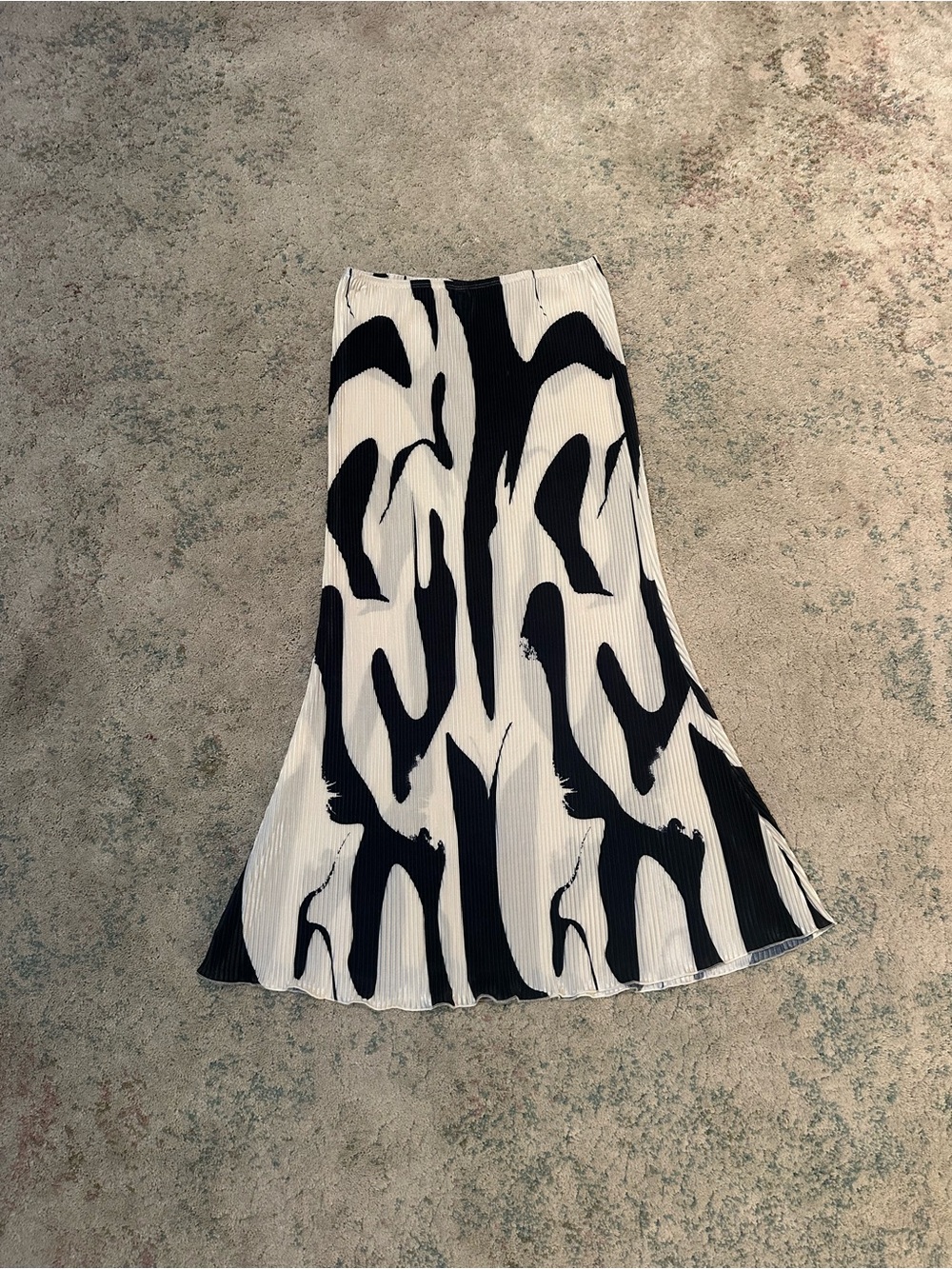 SHEIN Black & White Abstract Pleated A-Line Skirt